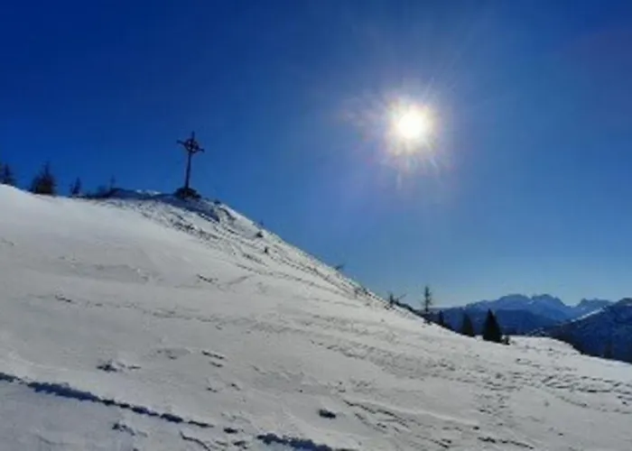 Dolomitenblick * Stronach-Kirche